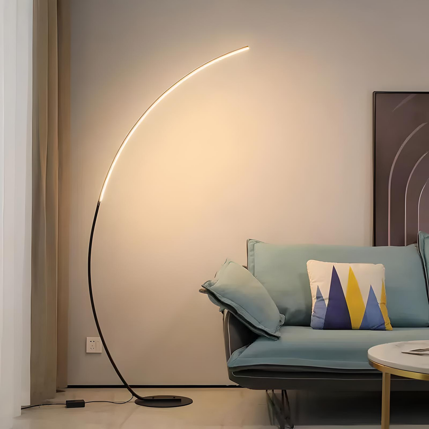 Curved LED Floor Lamp – Minimalist Design